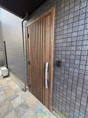 小田原市前川　中古戸建の玄関