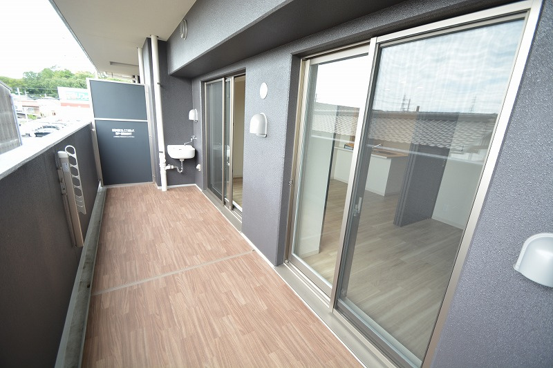 プレサンスロジェ姫路Ⅱのバルコニー|バルコニー