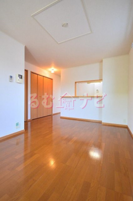 【居間・リビング】 | メゾンドヒルズＡ