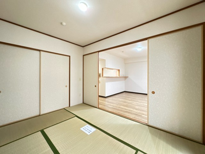 【寝室】 | フォンテーヌ都筑 | 南西向き和室6帖☆押入れがあります♪寝具をすっきり収納できるので和室は寝室にもオススメ☆