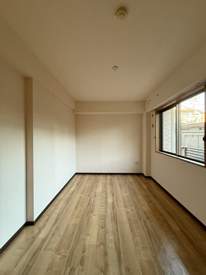 【洋室】 | フォンテーヌ都筑 | 洋室6帖☆玄関側にある角部屋です♪子供部屋や書斎・寝室など多用途に使えそうなお部屋です♪