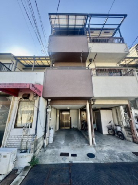 門真市四宮5丁目　中古戸建の外観|室内一部リフォーム予定です。
3階建て2面バルコニー付き！