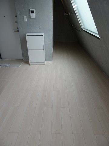 コルク本駒込の居間・リビング