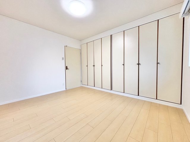 ユニーブル第2一社マンションの洋室|北側洋室