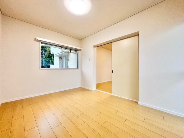 ユニーブル第2一社マンションの洋室|西側洋室
