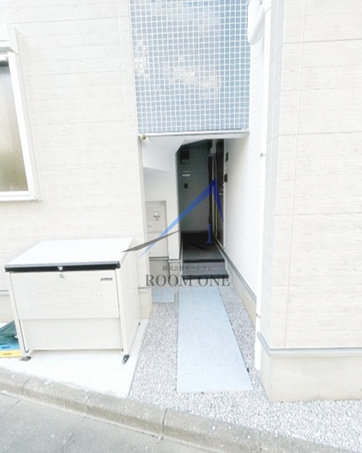 フルールのエントランス|エントランスです。