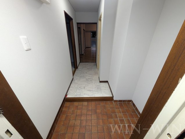 オリエンタルハイツの玄関