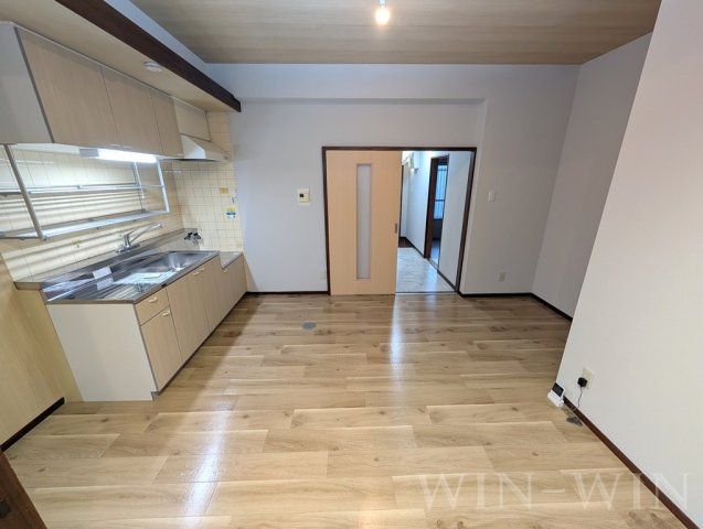 オリエンタルハイツの居間・リビング