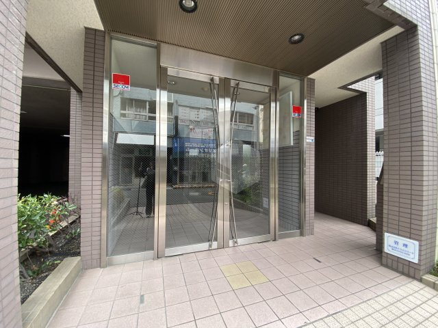 ロクマグランデのエントランス