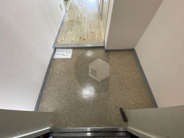 ロクマグランデの玄関