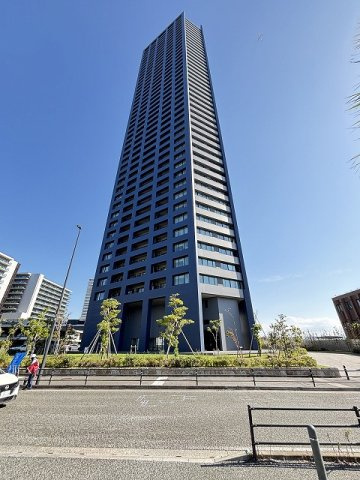 【外観】 | センターマークスタワー | スーパー徒歩１分で便利な住環境です
最寄りバス停から博多や天神までアクセスOK!！
