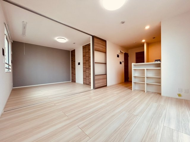 デーヴァ林崎の居間・リビング