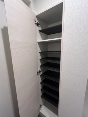 【収納】 | カインドネス中央林間 | シューズボックスです。（同仕様設備です。）