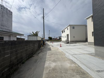 【前面道路含む現地写真】 | 糸満市真壁　第2（全4棟） | ※南西側道路♪