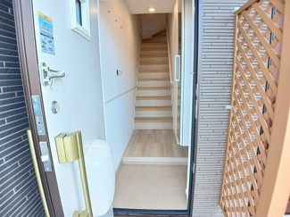 【玄関】 | ヒカルサ土浦神立ウエスト | 収納もある玄関です