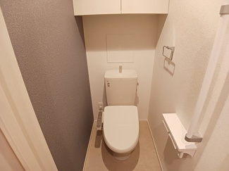 【トイレ】 | ヒカルサ土浦神立ウエスト | 落ち着いた色調のトイレです