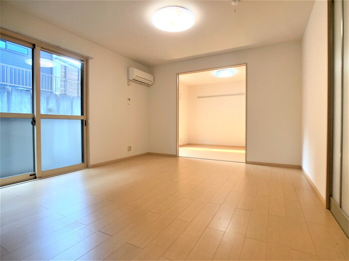 シャルマン松橋Aの居間・リビング