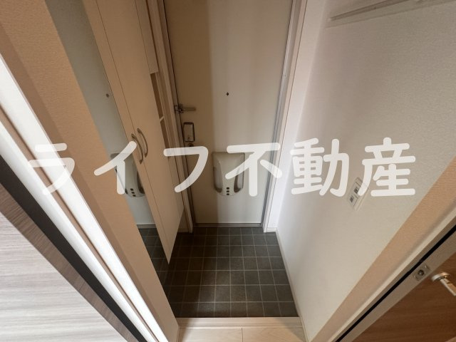 H&B吉田の玄関|明るい玄関です