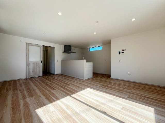 『八王子市新築戸建て』八王子市長沼町466【仲介手数料無料】　４期の居間・リビング|～仲介手数料無料☆八王子ひなた不動産～　八王子市長沼町　新築戸建て