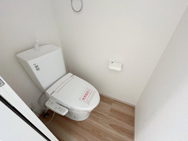 『八王子市新築戸建て』八王子市長沼町466【仲介手数料無料】　４期のトイレ|～仲介手数料無料☆八王子ひなた不動産～　八王子市長沼町　新築戸建て