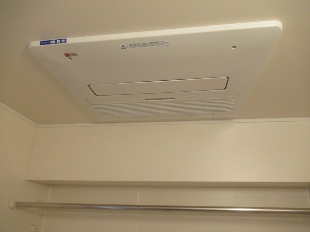 ハーバーランド神戸駅前２ＬＤＫの浴室|浴室乾燥暖房機つきです