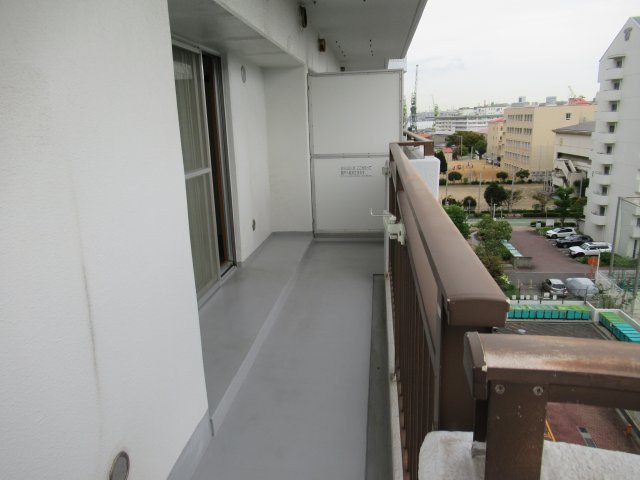 ハーバーランド神戸駅前２ＬＤＫのバルコニー|広々としたバルコニーです