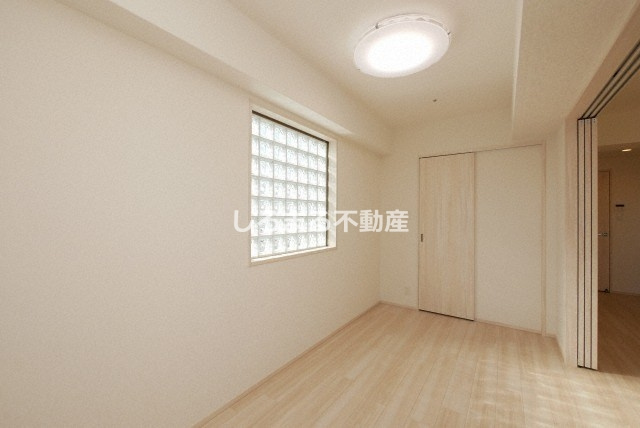 Vinoプレジオ本町の洋室