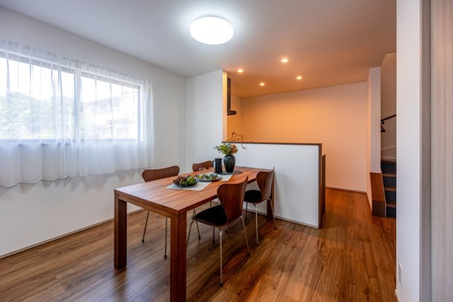 フォレクス下北方の居間・リビング