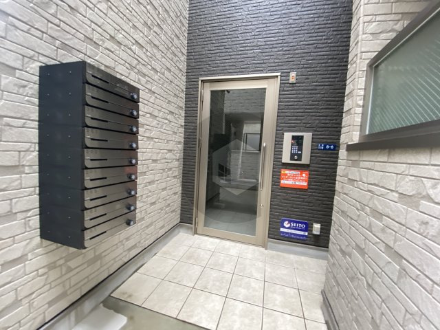 アート東大阪B棟のエントランス