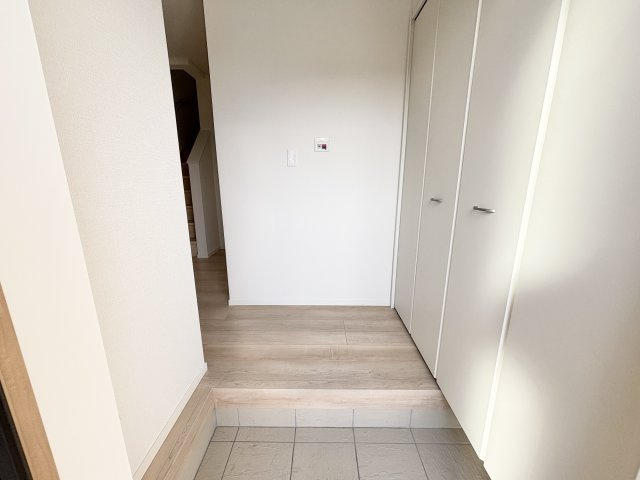 【玄関】 | 前橋市粕川町女渕第2　1号棟