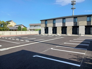 【駐車場】 | リズ・フォーチュン　Ⅱ | 車をお持ちの方に嬉しい駐車場付きの物件です