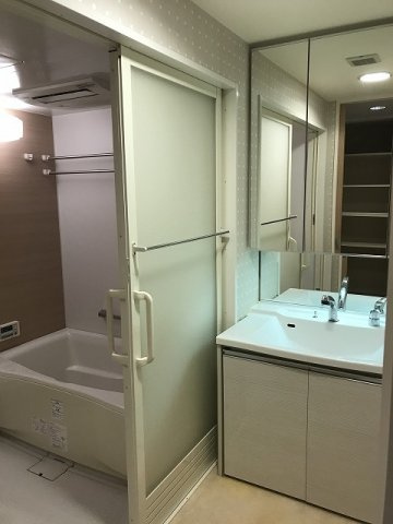 ワコーレハート明舞の独立洗面台|洗面化粧台