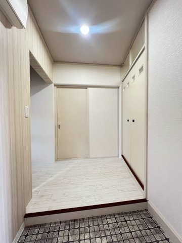 ランベール池北の玄関
