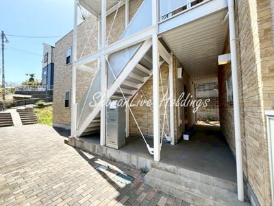 【エントランス】 | リブリ・Hugel山手 | おしゃれなエントランス♪