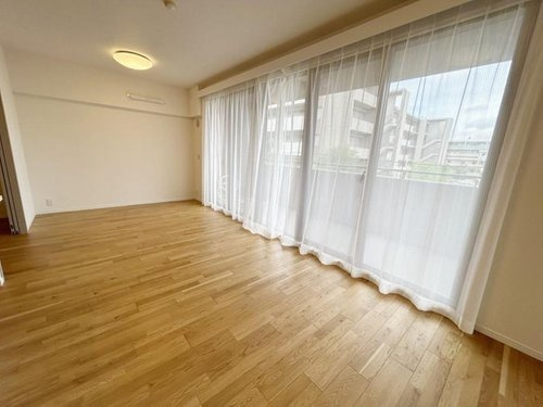 ファミール西宮・夙川公園の居間・リビング