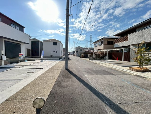 戸建　小牧市新町1期　全3区画分譲の前面道路含む現地写真|■前面道路　■ヤマダ不動産　株式会社リライフ　一宮店　■夢のマイホーム購入をフルサポートします！