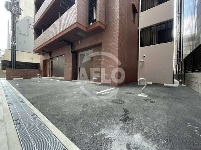 リビオレゾン靭公園　西船場小学校区の駐車場|リビオレゾン靭公園　駐車場