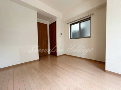 【居間・リビング】 | K Yokohama | 2面採光の洋室♪