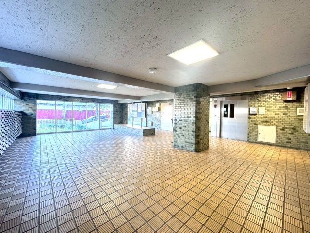 ◆２０２５年９月リフォーム完了◆３沿線利用可◆南向きのため陽当たり良好◆壬生川団地のエントランス|エントランス