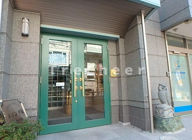 メゾン平塚のエントランス