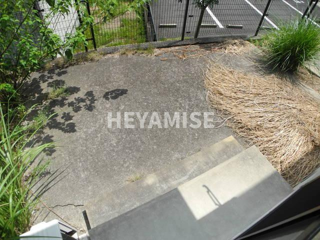 コンフォートたらみＢ棟の庭