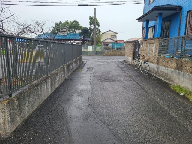 白子町997中古戸建の前面道路含む現地写真