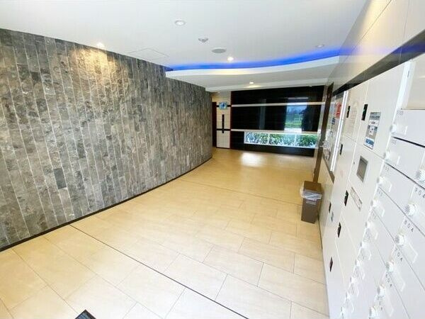セレニテオズ北巽のロビー