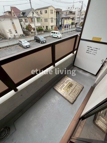 ミヤケンビルのバルコニー