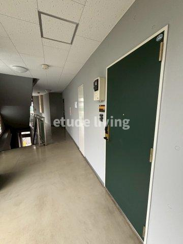 ミヤケンビルのロビー