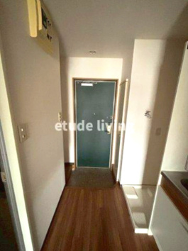 ミヤケンビルの玄関