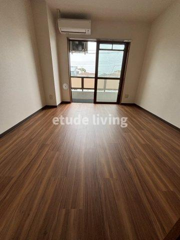 ミヤケンビルの居間・リビング