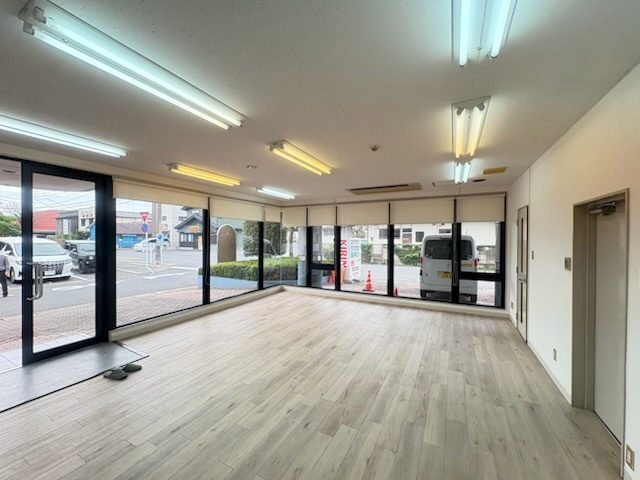 TSビルVのロビー