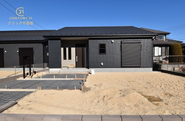 リーブルガーデン  城里町石塚　15期　2の外観|静駅車14分。石塚小徒歩13分、常北中徒歩12分。
南団地、閑静な住宅地です。スーパー、郵便局などが近く生活利便性◎
駐車スペースゆったりの平屋建てです！