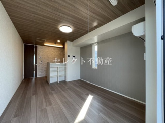 【居間・リビング】 | エクスプレス新八代 A棟 | 【エクスプレス新八代 A棟 】